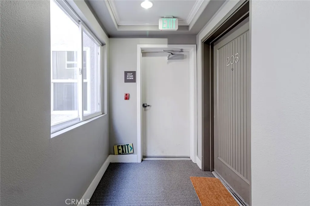 7249 Franklin Avenue 205, Hollywood Hills, California 90046 home-pic-7